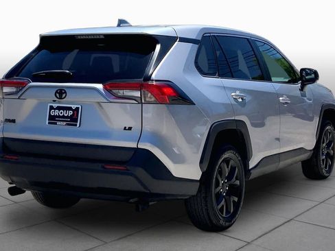 Used 2022 Toyota RAV4 LE FWD image 13