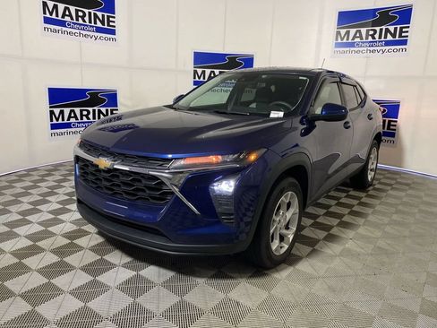 Used 2024 Chevrolet Trax LS w/ LS Convenience Package FWD image 14