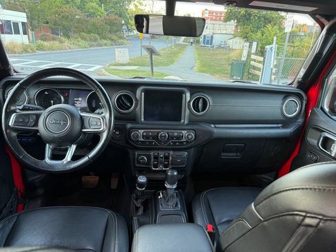 Used 2023 Jeep Wrangler Unlimited Sahara w/ Cold Weather Group image 12