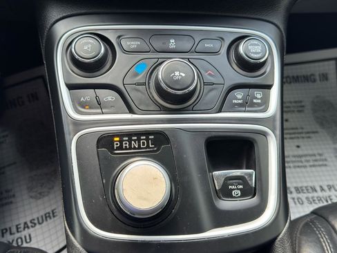 Used 2017 Chrysler 200 Limited Platinum FWD image 24