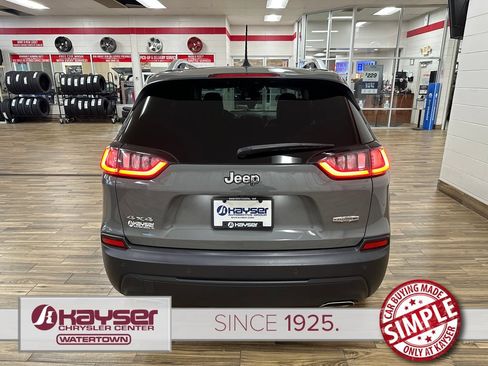 Used 2021 Jeep Cherokee Latitude Lux AWD/4WD image 3