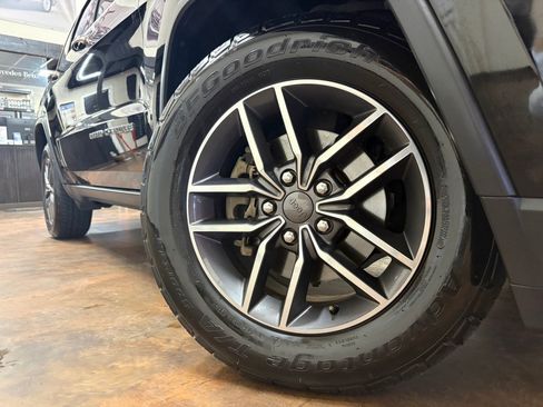 Used 2019 Jeep Grand Cherokee Limited w/ Luxury Group II RWD image 38