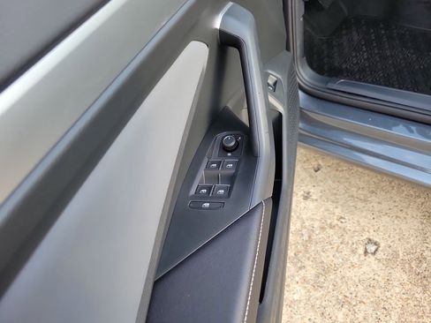New 2026 Volkswagen Jetta SE FWD image 8