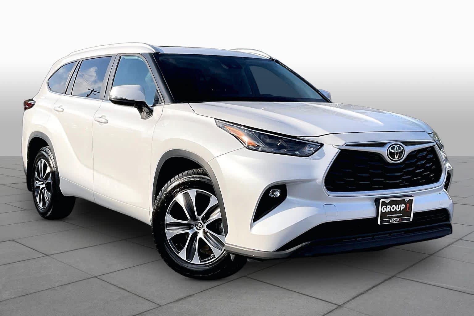 Used 2026 Toyota Highlander XLE AWD/4WD image 3