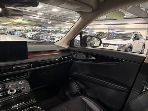 Used 2023 Lincoln Nautilus Reserve w/ Equipment Group 201A AWD/4WD image 24