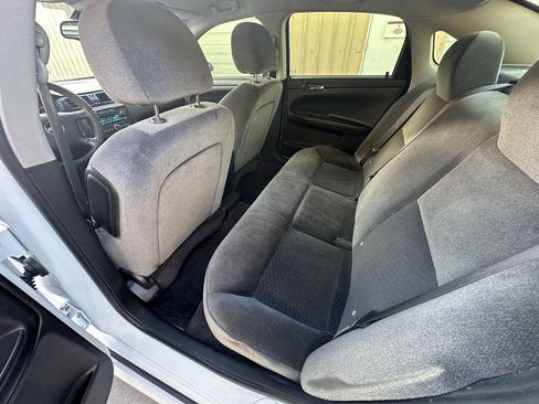 Used 2016 Chevrolet Impala LT image 9