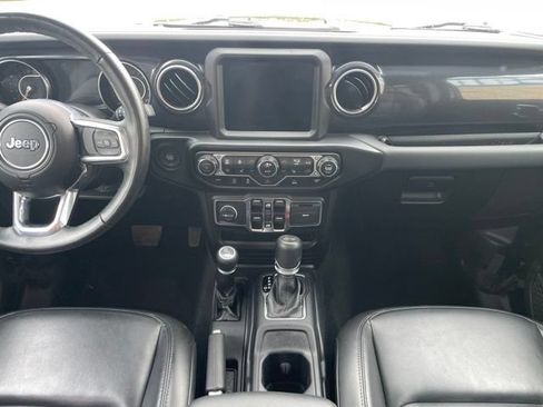 Used 2022 Jeep Wrangler Unlimited Sahara AWD/4WD image 15
