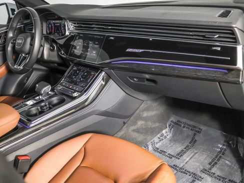 Used 2022 Audi Q8 Premium Plus w/ Premium Plus Package image 48