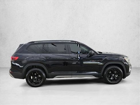 Used 2024 Volkswagen Atlas Peak Edition SEL AWD/4WD image 4