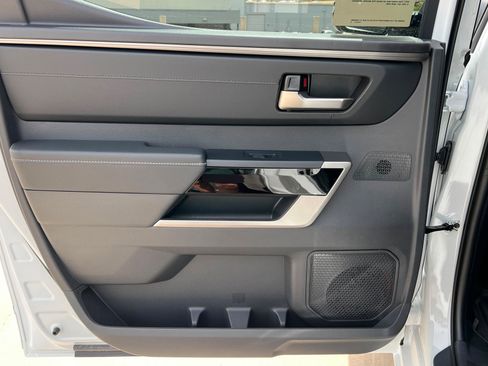 New 2026 Toyota Tundra Limited AWD/4WD image 18