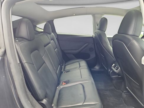 Used 2024 Tesla Model Y Long Range AWD/4WD image 20