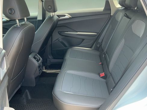 New 2026 Volkswagen Taos SE FWD image 15