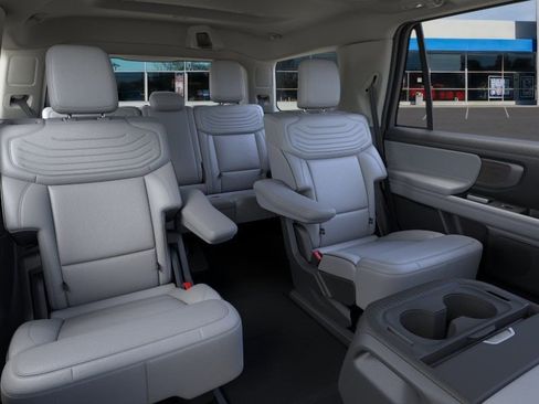 New 2026 Ford Expedition Platinum w/ Platinum Ultimate Package AWD/4WD image 11
