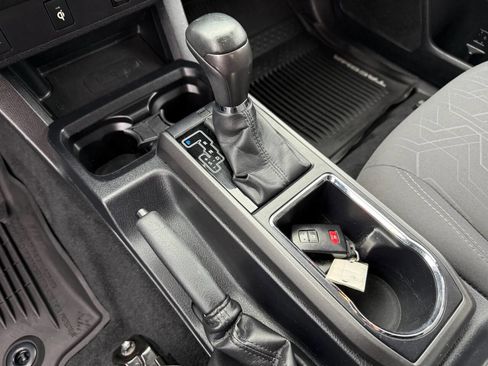 Used 2017 Toyota Tacoma TRD Sport image 16