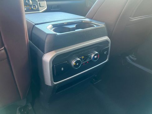 Used 2024 Ford Expedition Limited image 24