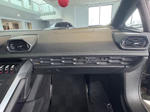 Used 2023 Lamborghini Huracan EVO image 31
