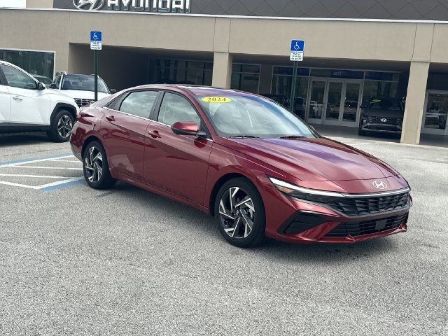 Certified 2024 Hyundai Elantra Limited FWD image 5