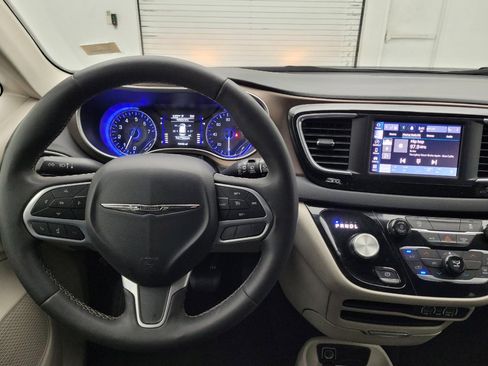 Used 2023 Chrysler Voyager LX FWD image 22