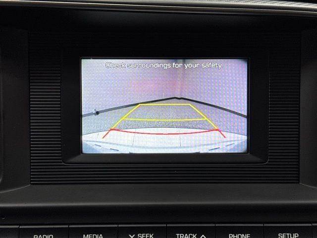 Used 2020 Hyundai Elantra SE w/ Cargo Package (C1) FWD image 3