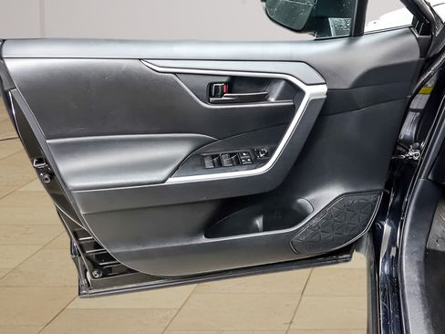 Used 2025 Toyota RAV4 LE FWD image 20