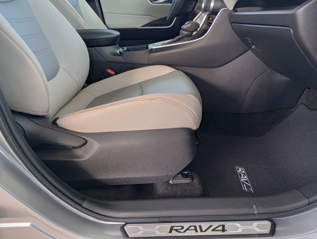 Used 2024 Toyota RAV4 XLE Premium FWD image 22