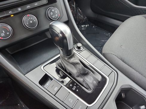 Used 2021 Volkswagen Jetta R-Line FWD image 19