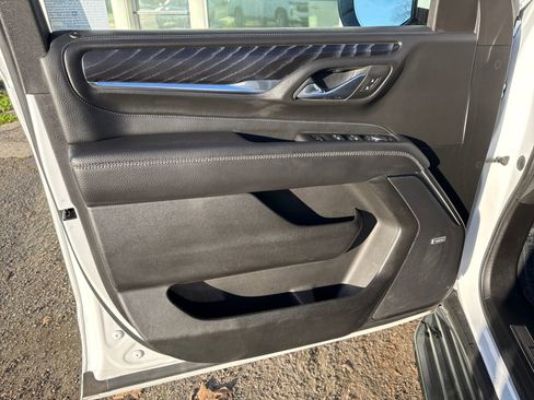 Used 2023 GMC Yukon Denali image 9