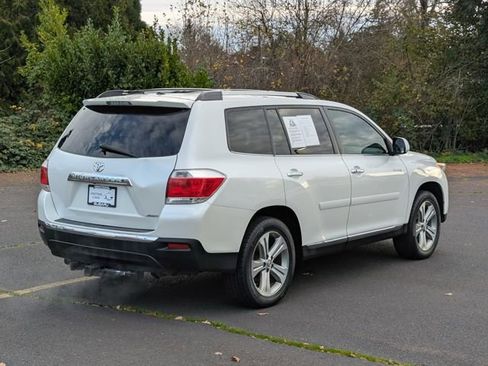 Used 2011 Toyota Highlander Limited w/ Tow Pkg image 5