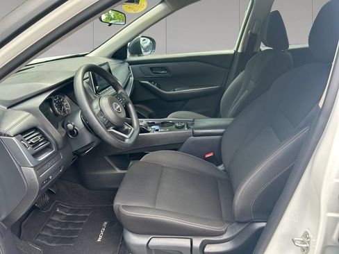 Used 2024 Nissan Rogue S AWD/4WD image 10