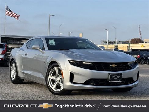 Used 2019 Chevrolet Camaro LT image 2