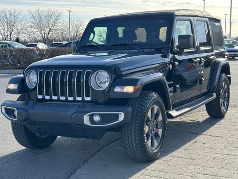 Used 2018 Jeep Wrangler Unlimited Sahara w/ Cold Weather Group image 3