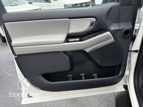 New 2026 Ford Expedition Active image 12