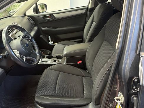 Used 2019 Subaru Outback 2.5i Premium AWD/4WD image 4