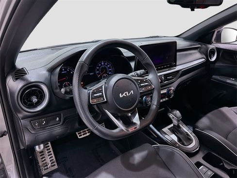 Used 2023 Kia Forte GT-Line w/ GT-Line Technology Package image 9