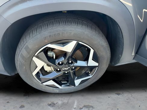 Used 2025 Kia Seltos S FWD image 37