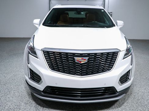 Used 2022 Cadillac XT5 Premium Luxury AWD/4WD image 4