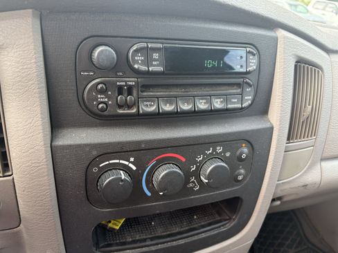 Used 2004 Dodge Ram 1500 Truck SLT image 12