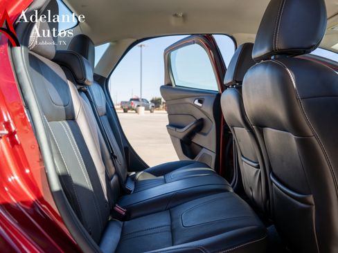 Used 2014 Ford Focus SE w/ Equipment Group 201A image 8