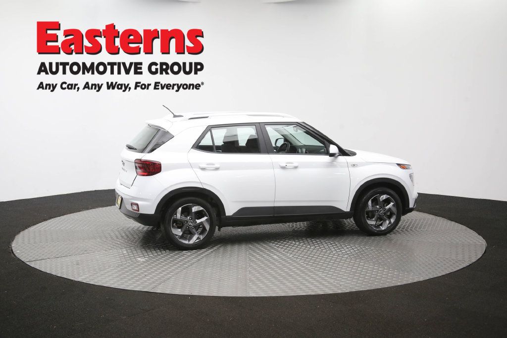 Used 2025 Hyundai Venue SEL FWD image 48