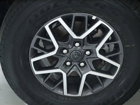 Used 2025 Jeep Wrangler Unlimited Sahara AWD/4WD image 36