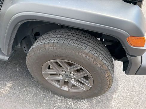 Used 2024 Jeep Wrangler Sport S image 11