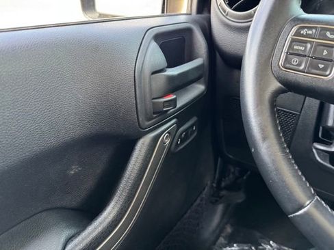 Used 2015 Jeep Wrangler Unlimited Sport w/ Quick Order Package 24S AWD/4WD image 29