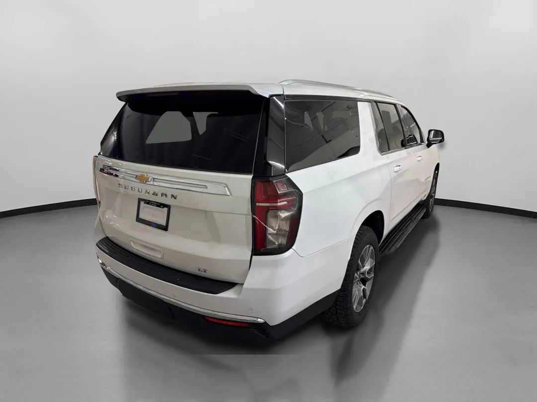 Used 2023 Chevrolet Suburban LT w/ LT Signature Plus Package AWD/4WD image 10