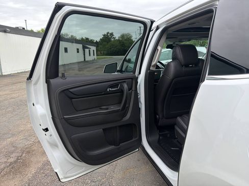 Used 2017 Chevrolet Traverse LT FWD image 32