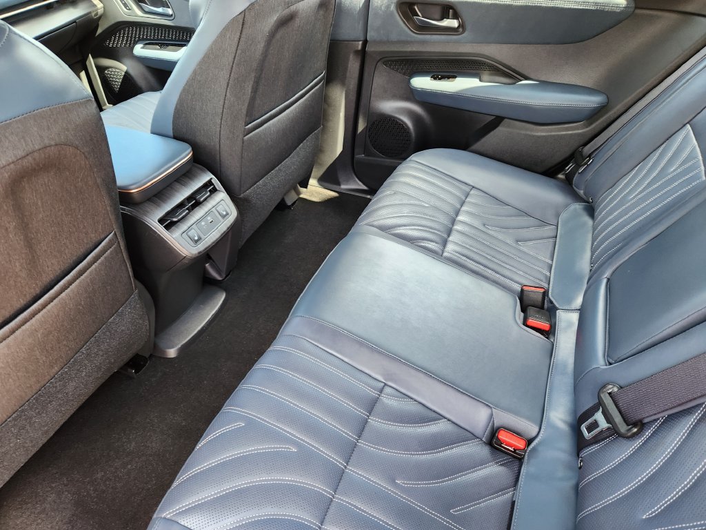 Certified 2024 Nissan Ariya AWD image 26