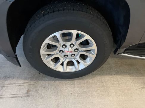 Used 2019 GMC Yukon XL SLT w/ Open Road Package image 10