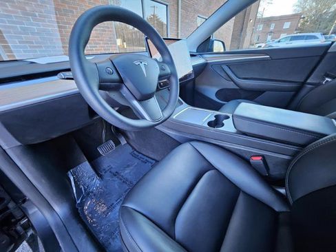 Used 2024 Tesla Model Y Long Range image 35