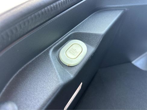 Used 2023 Rivian R1S Adventure image 44