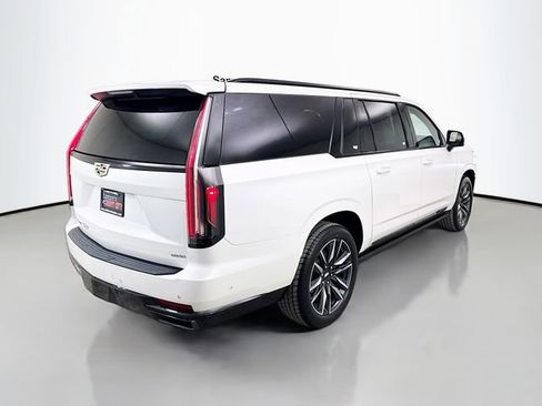 Used 2023 Cadillac Escalade ESV Sport w/ Touring Package image 9
