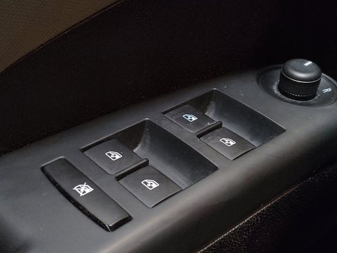 Used 2016 Chevrolet Sonic LT image 27